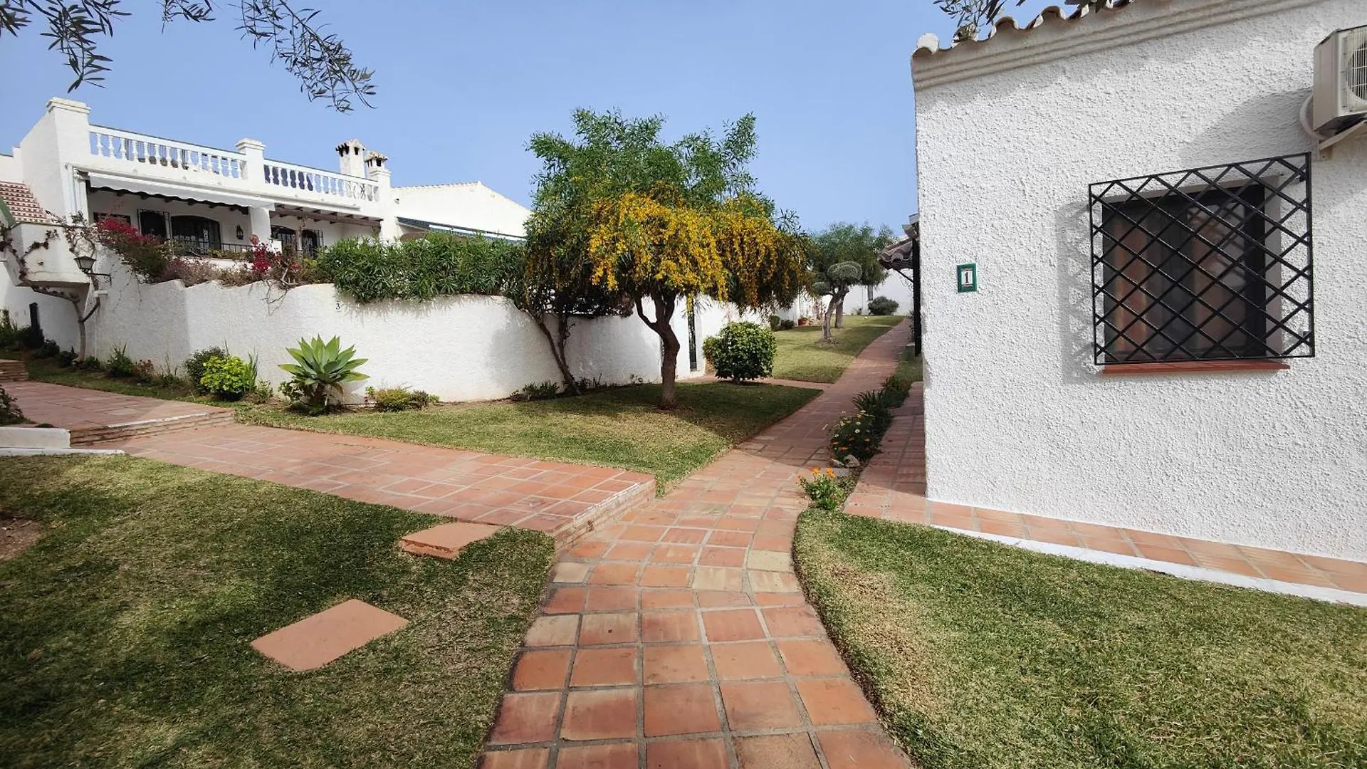 Ap403 - Villa Real Nerja Spain