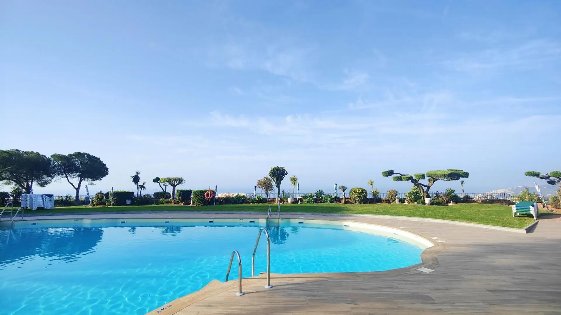 Ap403 - Villa Real Nerja 0*,  Spain